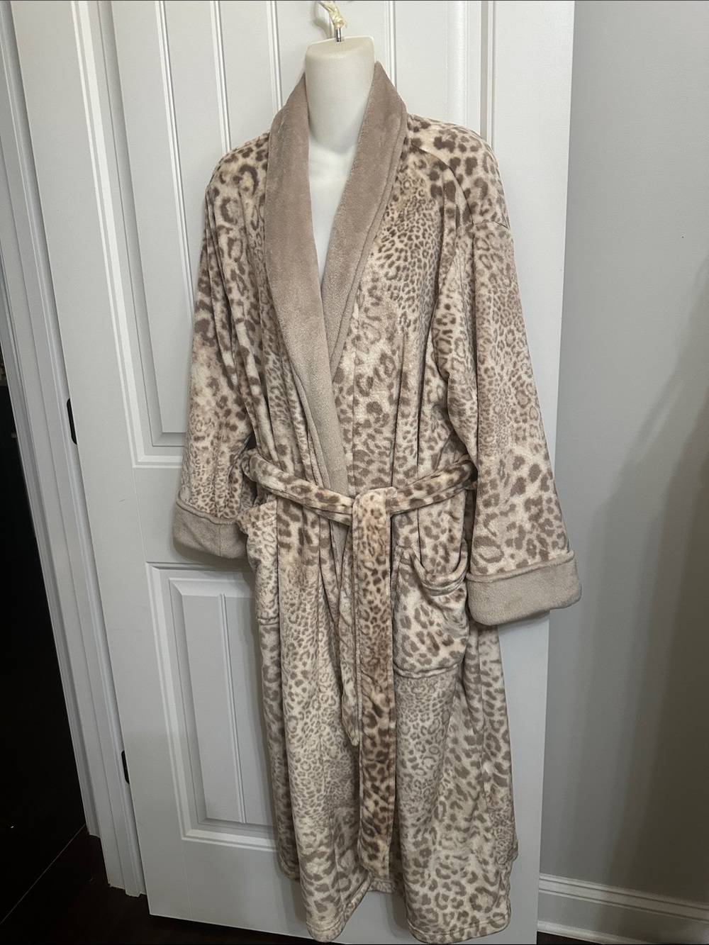 Nwots Natori Plush Animal Print Wrap Robe XL